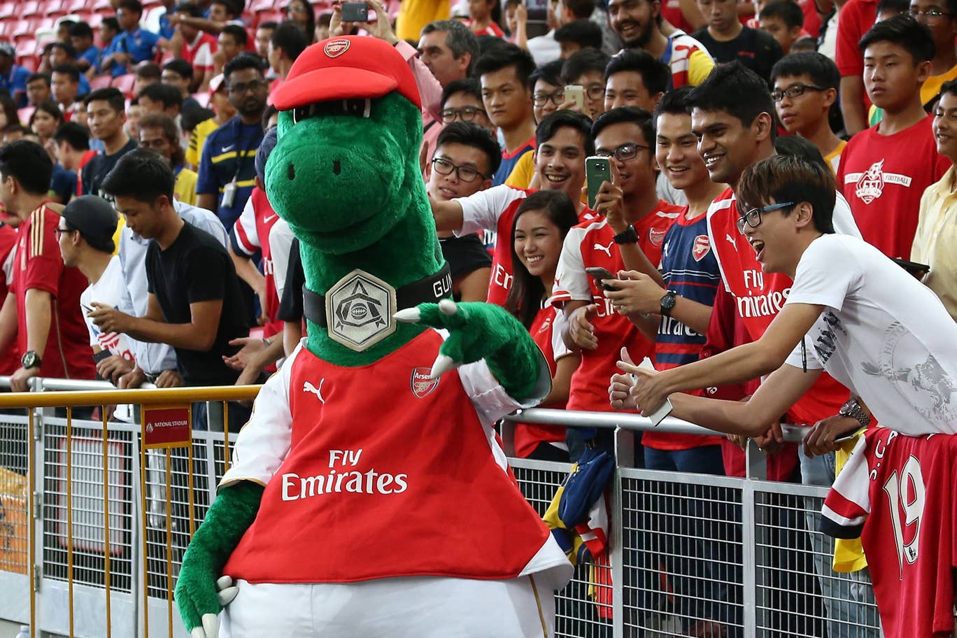 Arsenal mascot Gunnersaurus